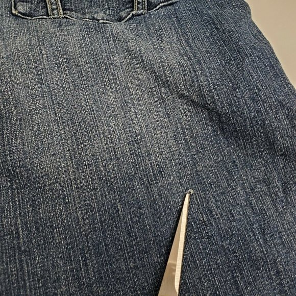 Cato Denim Capris - Long Shorts Women's Size 8 Stretch Cotton Blend 32 x 16.5 - Picture 4 of 7